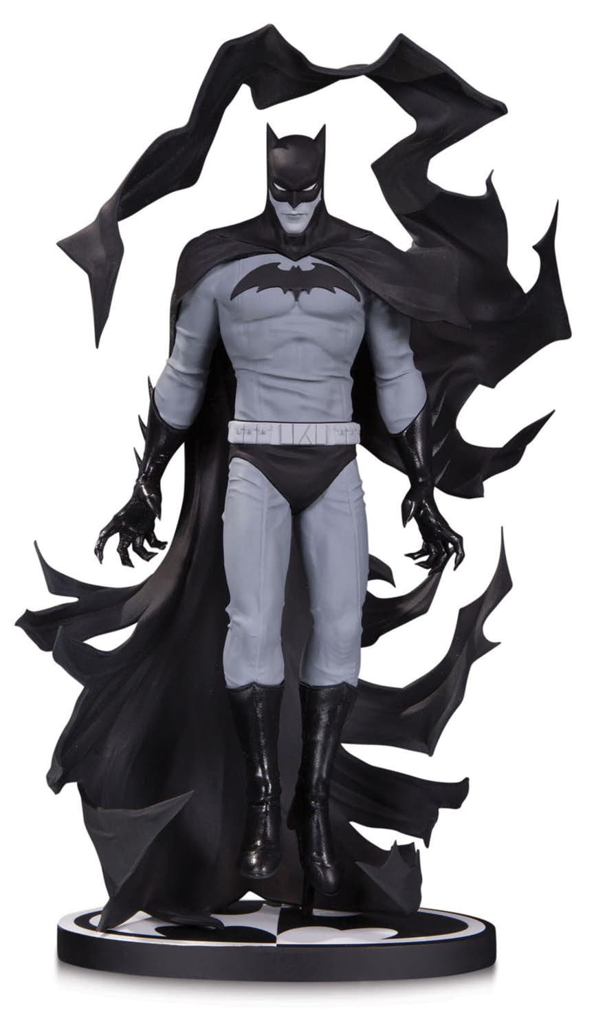 BATMAN BLACK & WHITE: BATMAN BY BECKY CLOONAN STATUE