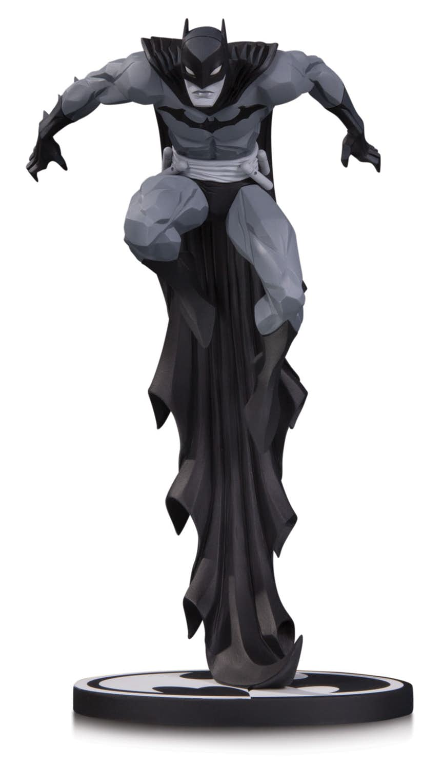 BATMAN BLACK & WHITE BATMAN BY JONATHAN MATTHEWS STATUE